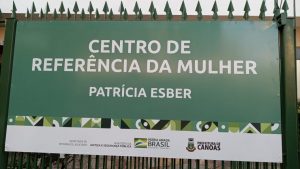 Placa do CRM. Centro de Referência da Mulher Patrícia Esber.